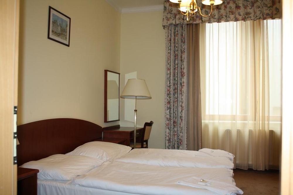 Hotel Petr Karlsbad Buitenkant foto