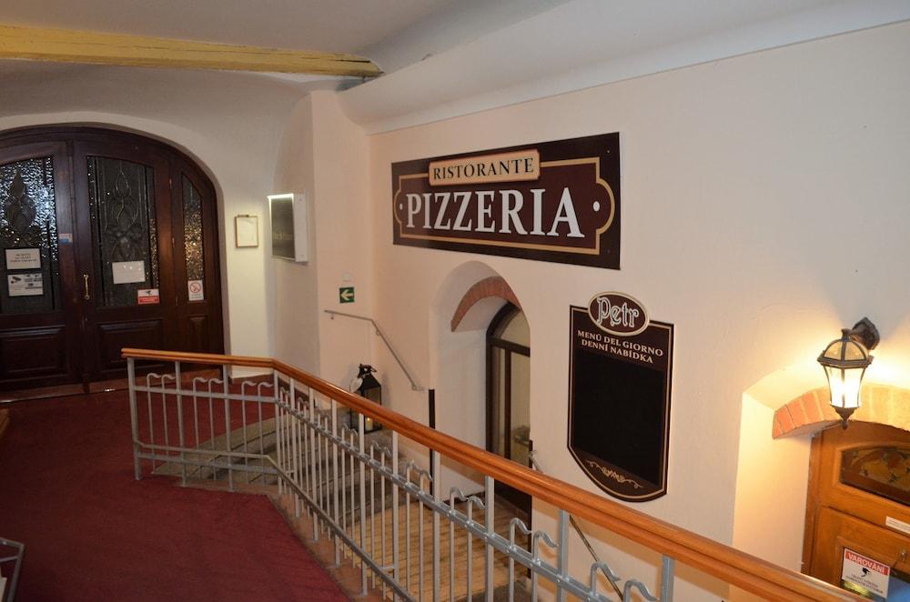 Hotel Petr Karlsbad Buitenkant foto