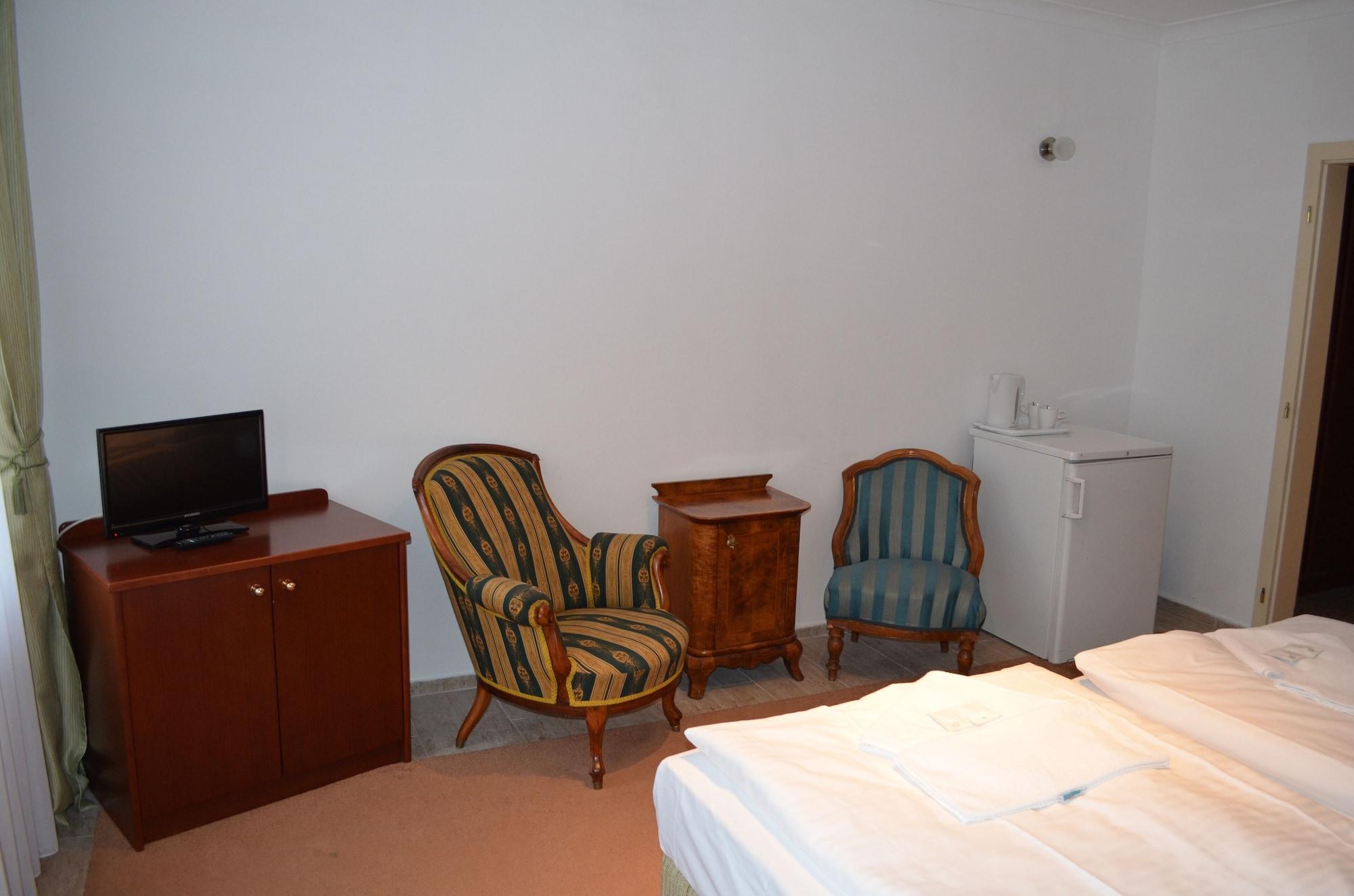 Hotel Petr Karlsbad Buitenkant foto