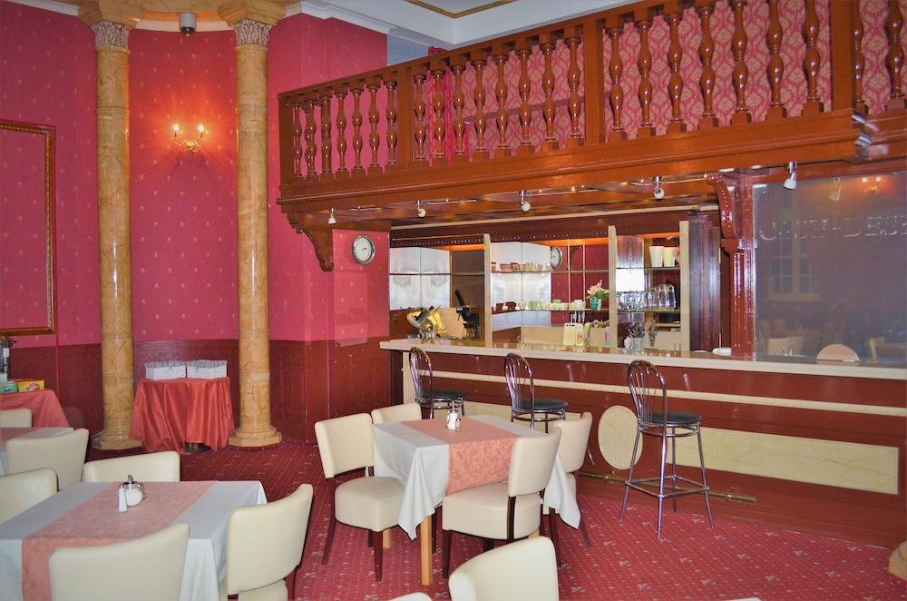 Hotel Petr Karlsbad Buitenkant foto