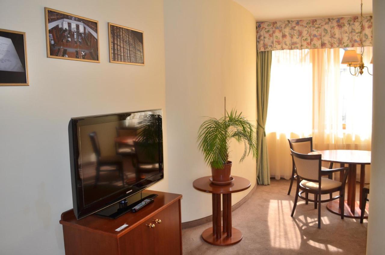 Hotel Petr Karlsbad Buitenkant foto