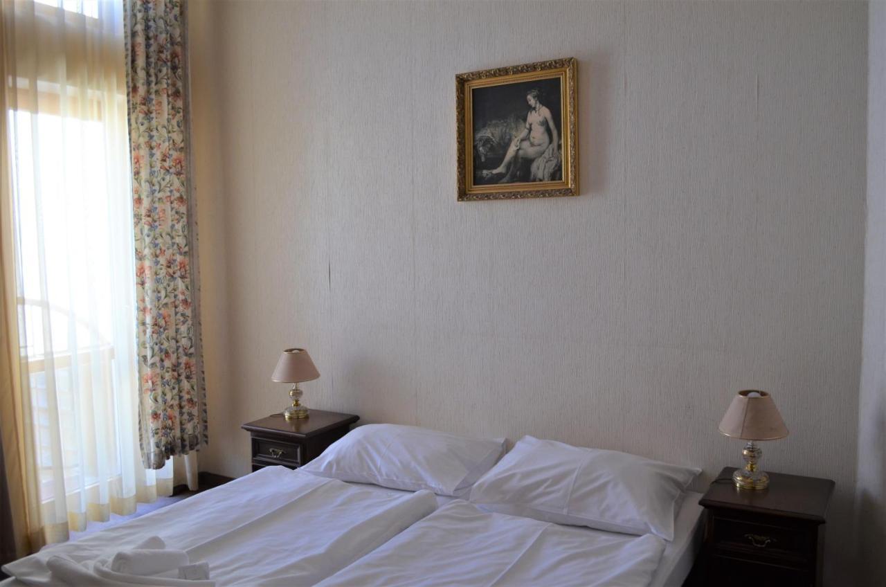 Hotel Petr Karlsbad Buitenkant foto
