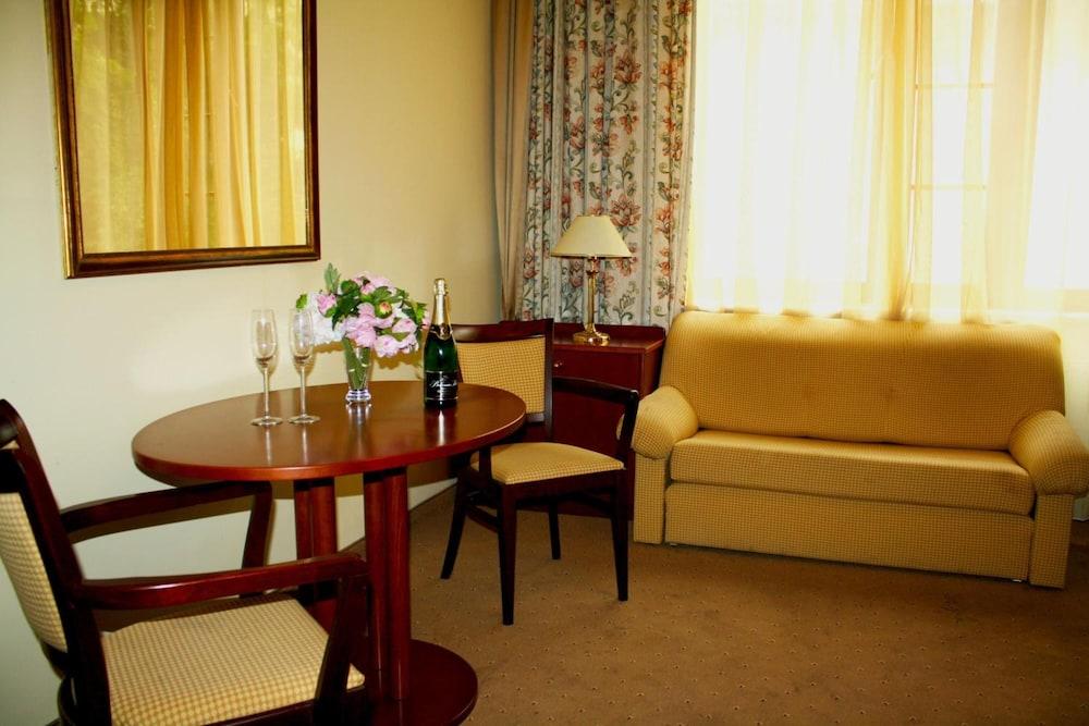 Hotel Petr Karlsbad Buitenkant foto