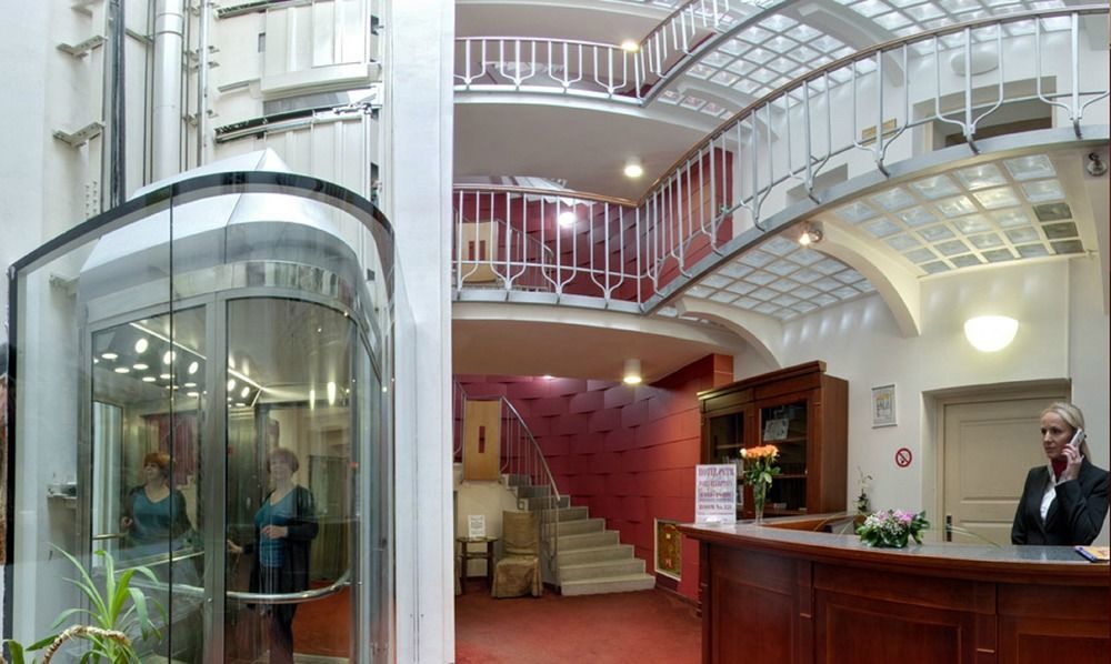 Hotel Petr Karlsbad Buitenkant foto