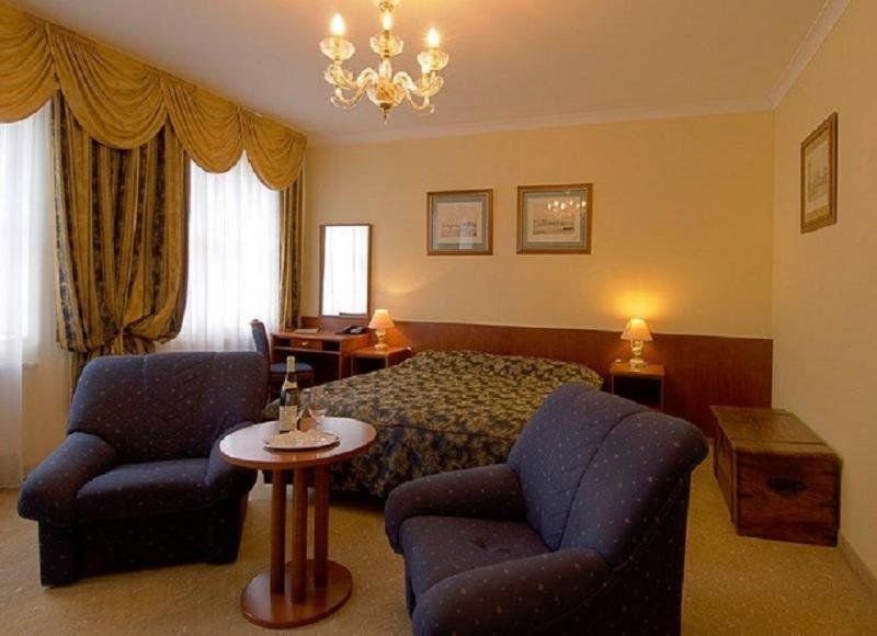 Hotel Petr Karlsbad Buitenkant foto