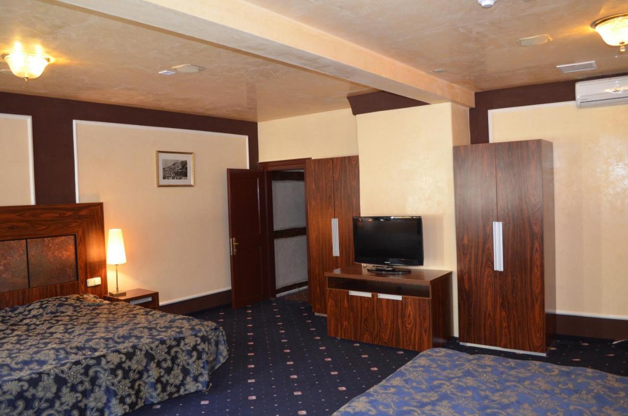 Hotel Petr Karlsbad Buitenkant foto