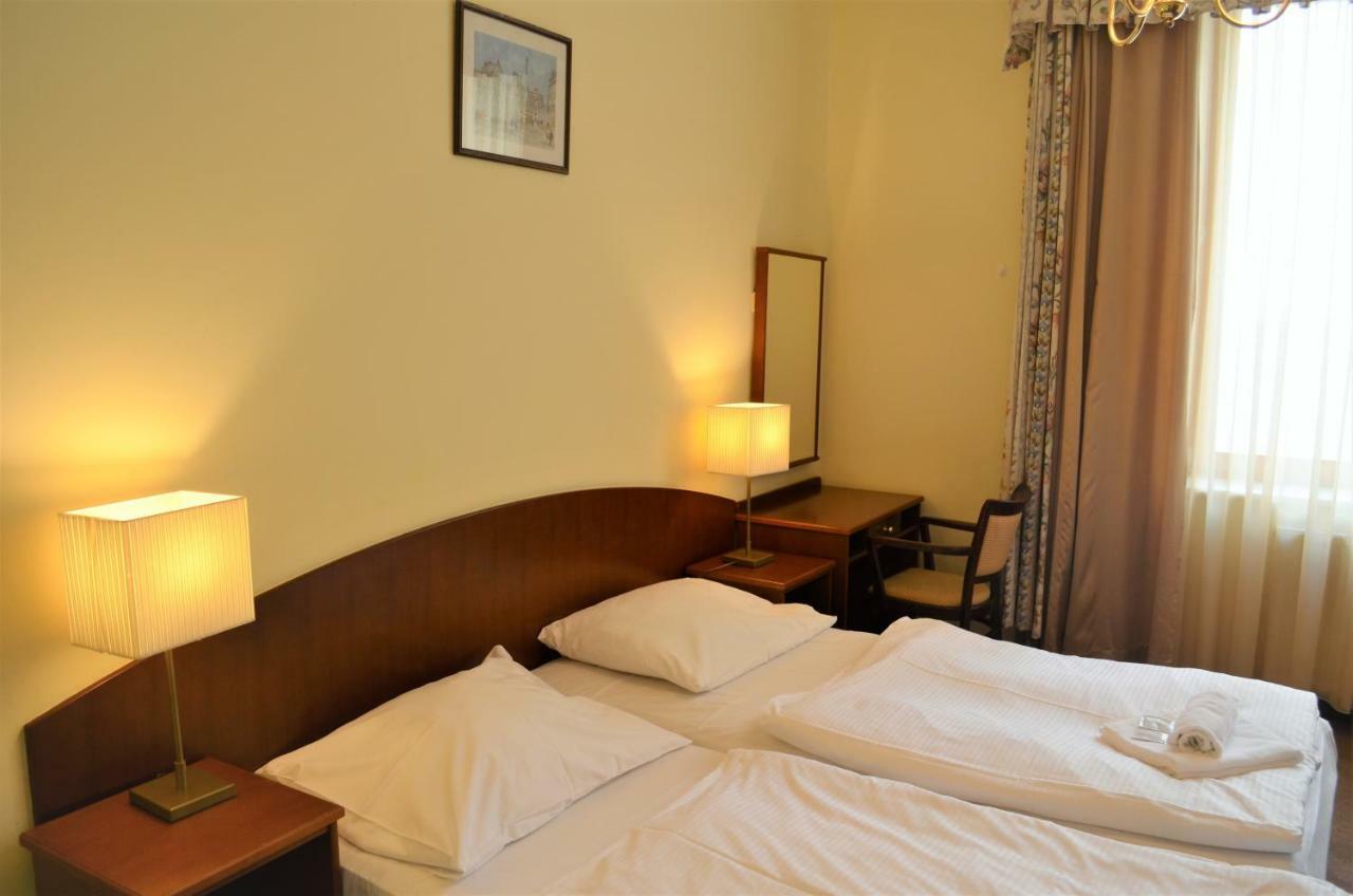 Hotel Petr Karlsbad Buitenkant foto