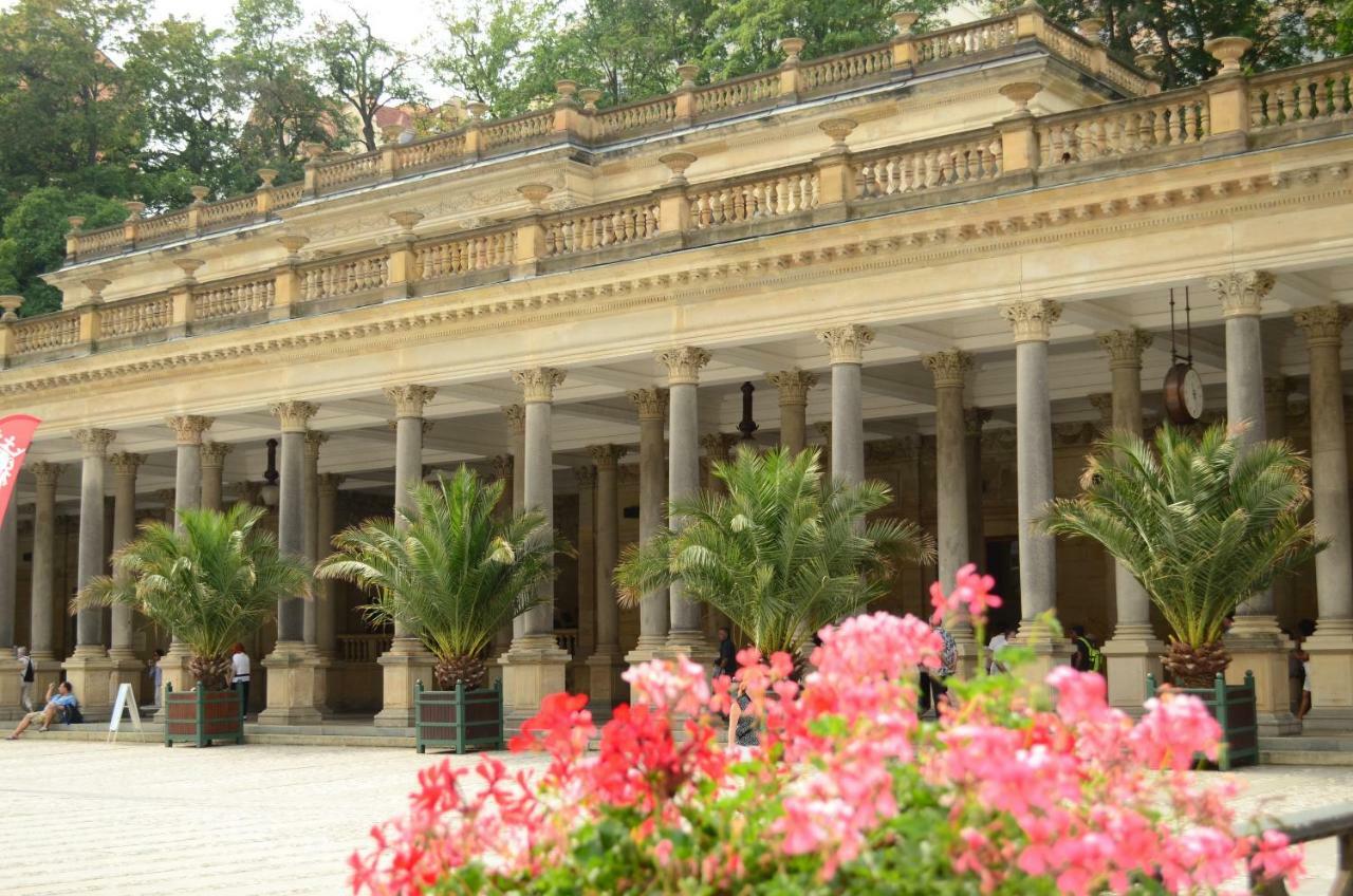 Hotel Petr Karlsbad Buitenkant foto