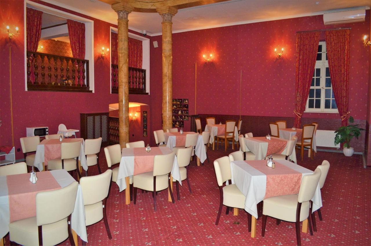 Hotel Petr Karlsbad Buitenkant foto
