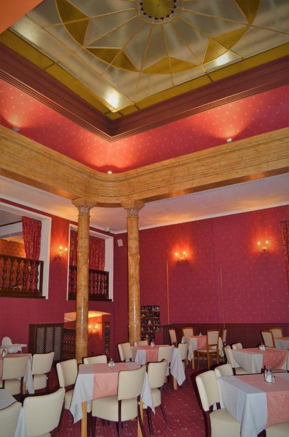 Hotel Petr Karlsbad Buitenkant foto